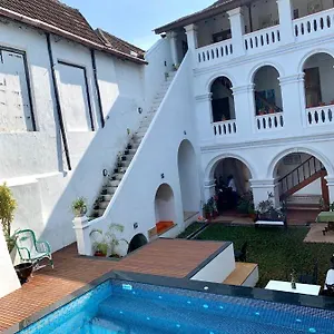 https://the-old-courtyard-hotel.kerala-hotels.net