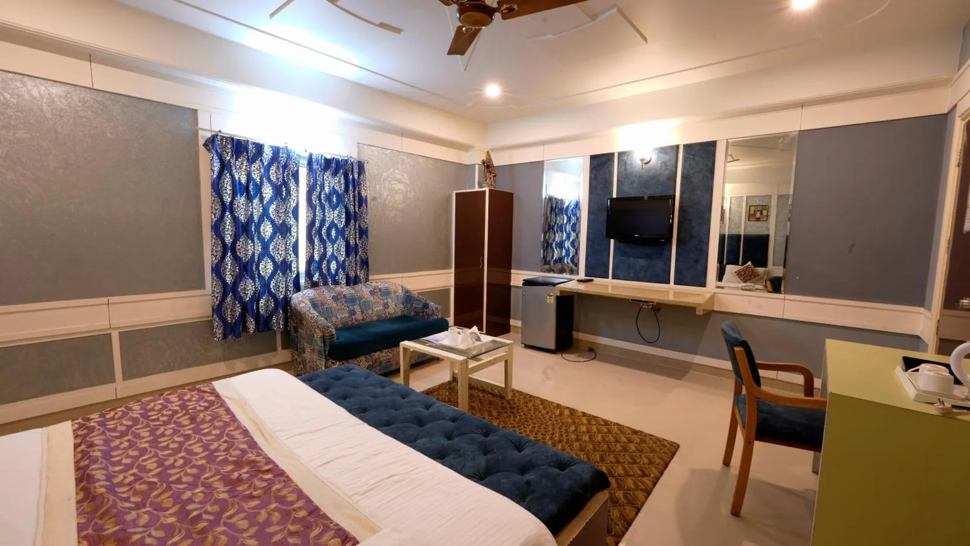A Family Hotel Oppera Near Igi Airport Nueva Delhi