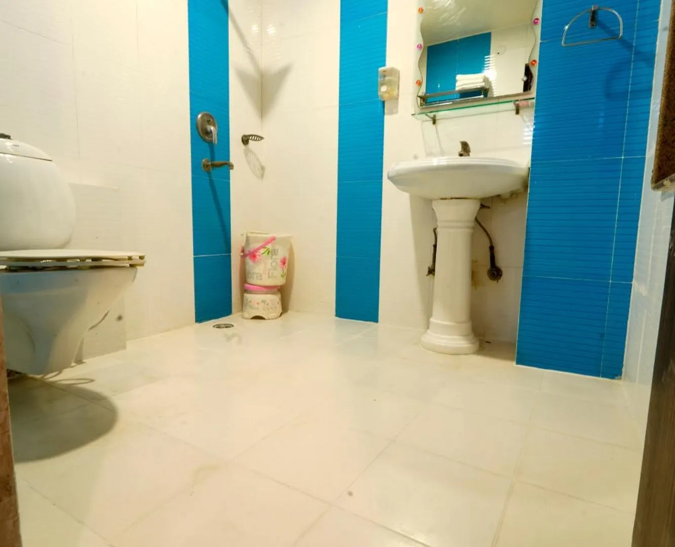 A Family Hotel Oppera Near Igi Airport Nueva Delhi
