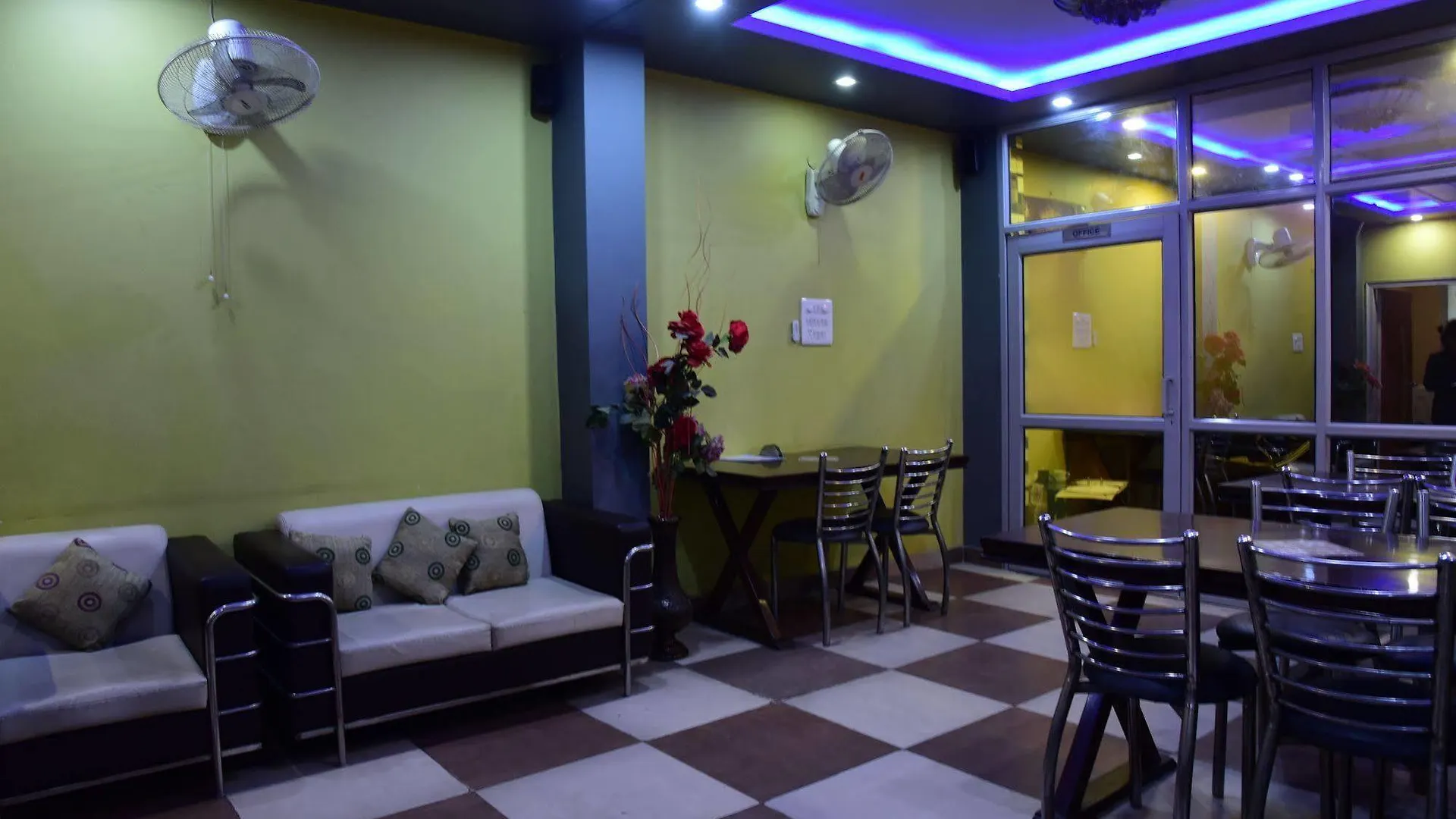 A Family Hotel Oppera Near Igi Airport Nueva Delhi